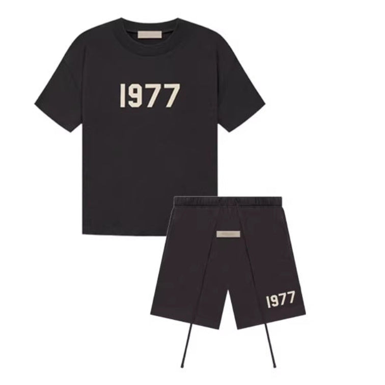 סט קיץ - אסנשיאלס 1977