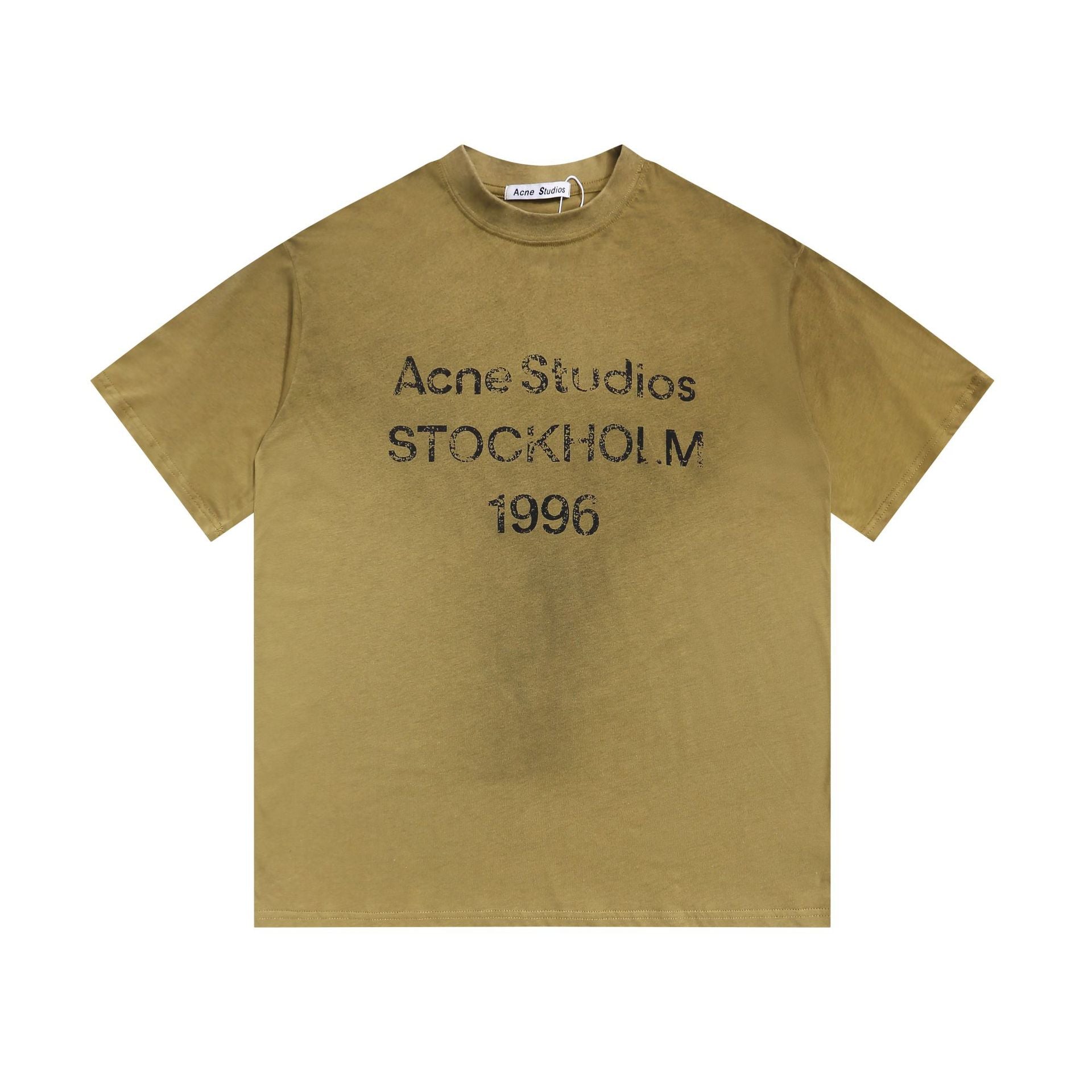 חולצת טי - אקנה סטודיוז