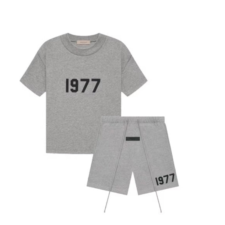 סט קיץ - אסנשיאלס 1977